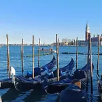 La Bella Venezia - Entire Private Apartment